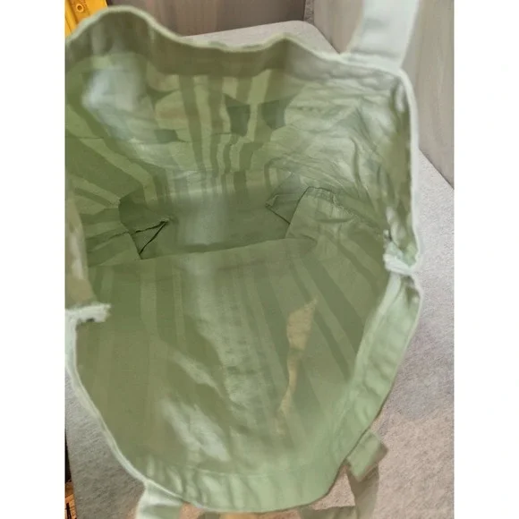 Limited Edition Vogue 2023 Green Striped Canvas Tote Bag - Picture 4 of 4